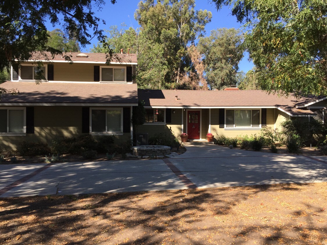 10421 Johanna Ave, Los Angeles, CA 91040 House for Rent in Los