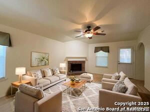 Foto del edificio - 3922 Canyon Pkwy
