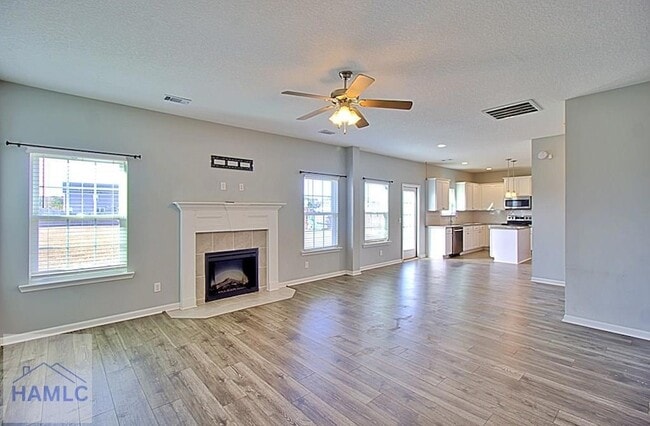 Building Photo - 7 Upland Ct