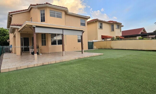 Foto del edificio - 5016 SW 134th Ave