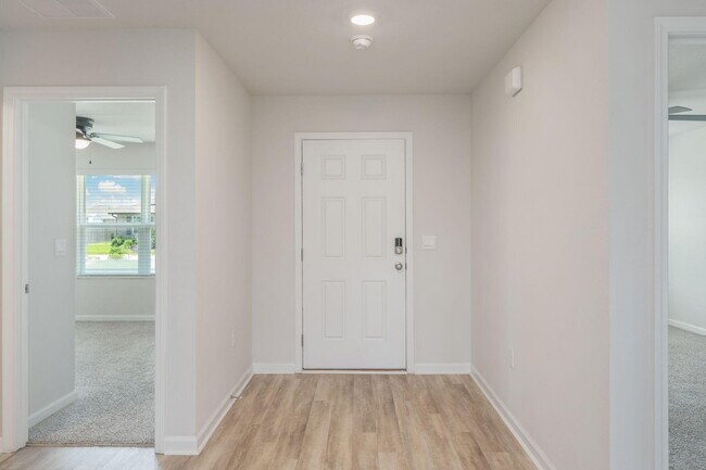 Foto del edificio - 5092 Gaineswood Dr