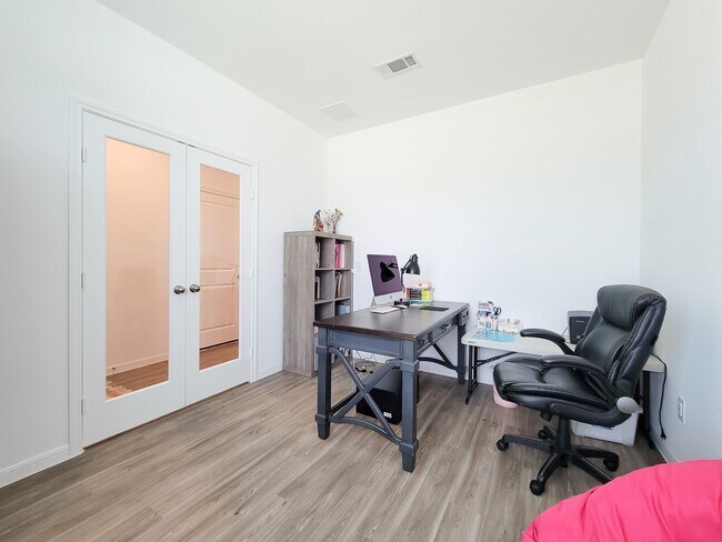 Foto del edificio - 13540 Myrtle Gdns Blvd