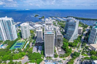 Building Photo - 2655 S Bayshore Dr