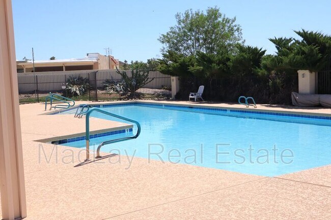 Foto del edificio - 7006 E Jensen St