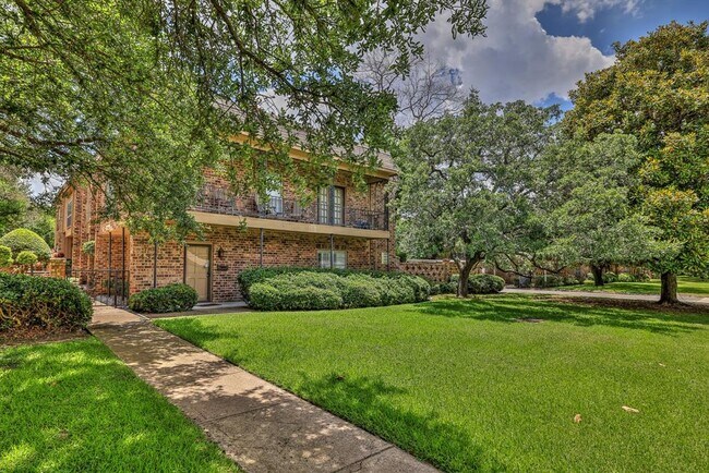 Foto del edificio - 4321 Bellaire Dr S