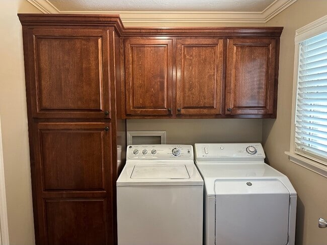 Laundry - 12294 Highway 45