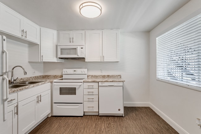 Building Photo - 2115 E 3300 S