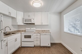 Building Photo - 2115 E 3300 S