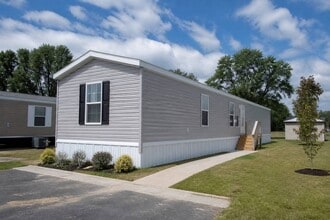 Building Photo - 300 Glenwood Dr