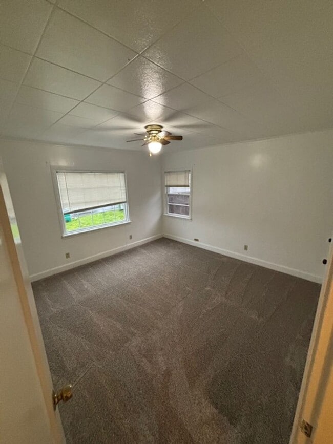 Foto del edificio - 2 Bedroom 1 Bath Home Newberg OR 97132