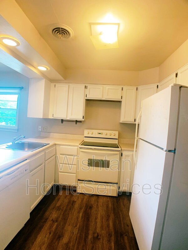 Foto del edificio - 1301 Riverview Dr