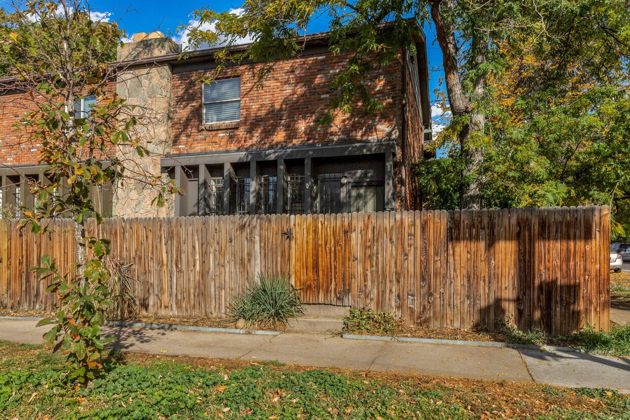 Foto principal - 1137 E 12th Ave