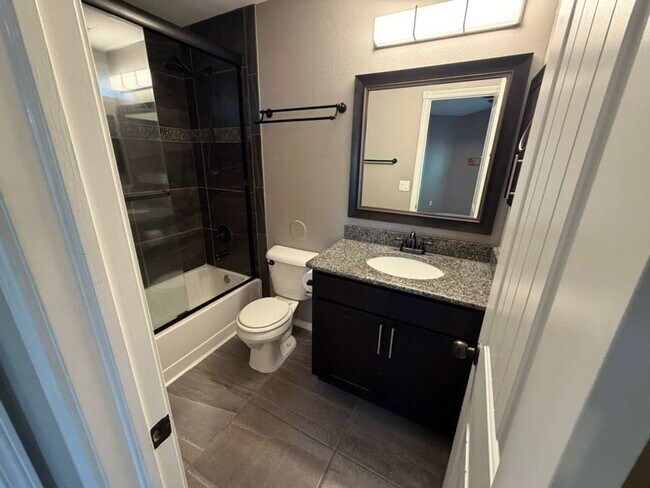 Building Photo - Charming 4 bedroom, 2 bath home in West El Paso!