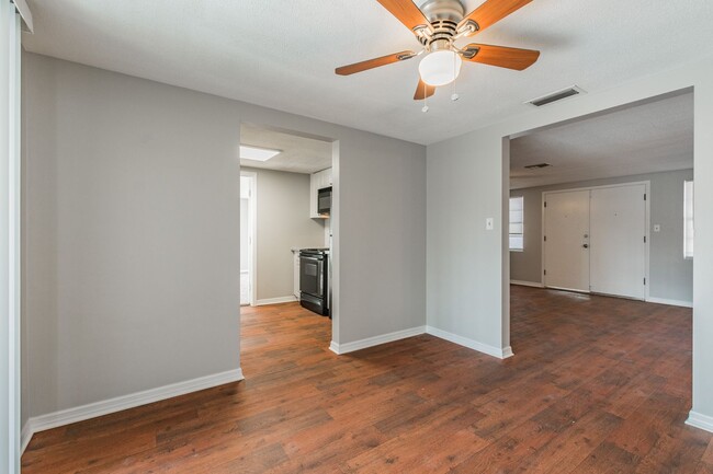 Foto del edificio - Like New 3/2/1 in Port Richey