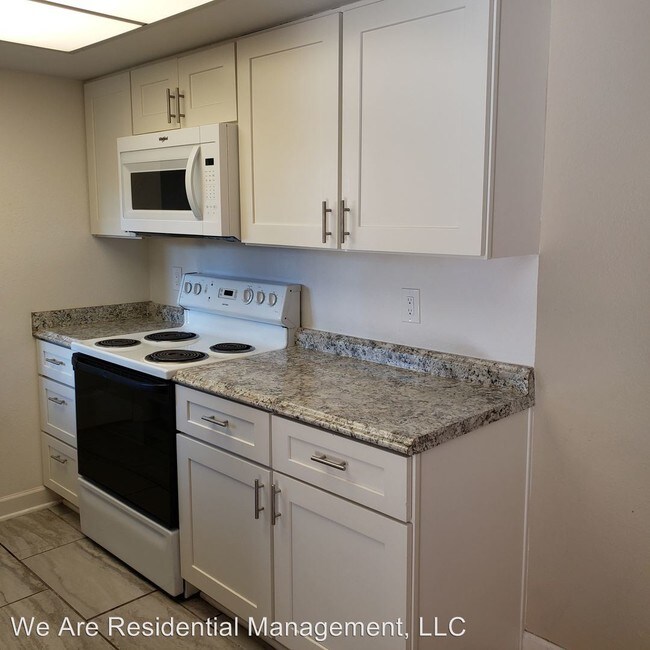 Building Photo - 4112 N 69th Dr