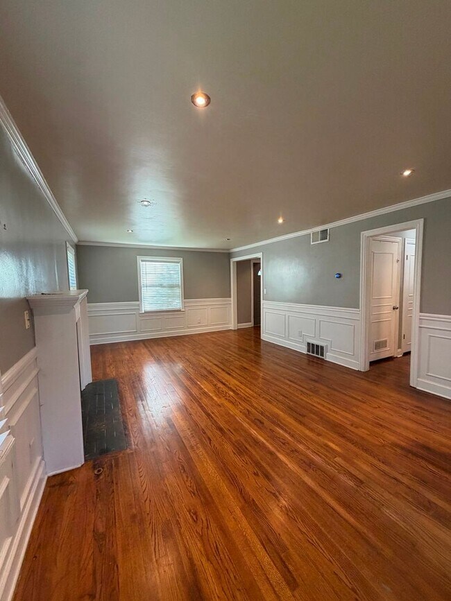 Building Photo - Renovated 2 Story, Large Lot, 3 Bedrooms and 2 1/2 bathrooms