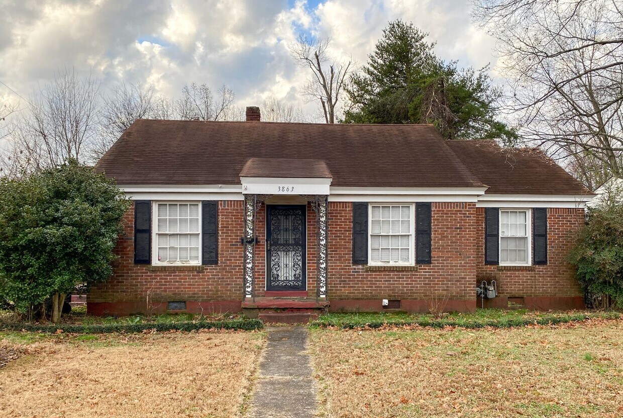 3 bedroom 1 bath near the university of Me... - 3 bedroom 1 bath near the university of Me...