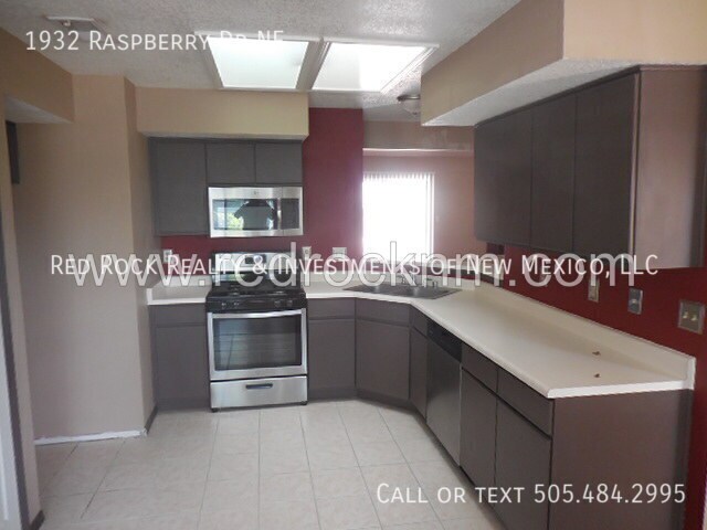 Foto del edificio - 1932 Raspberry Dr NE