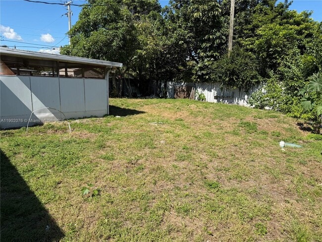 Foto del edificio - 6239 Grant Ct