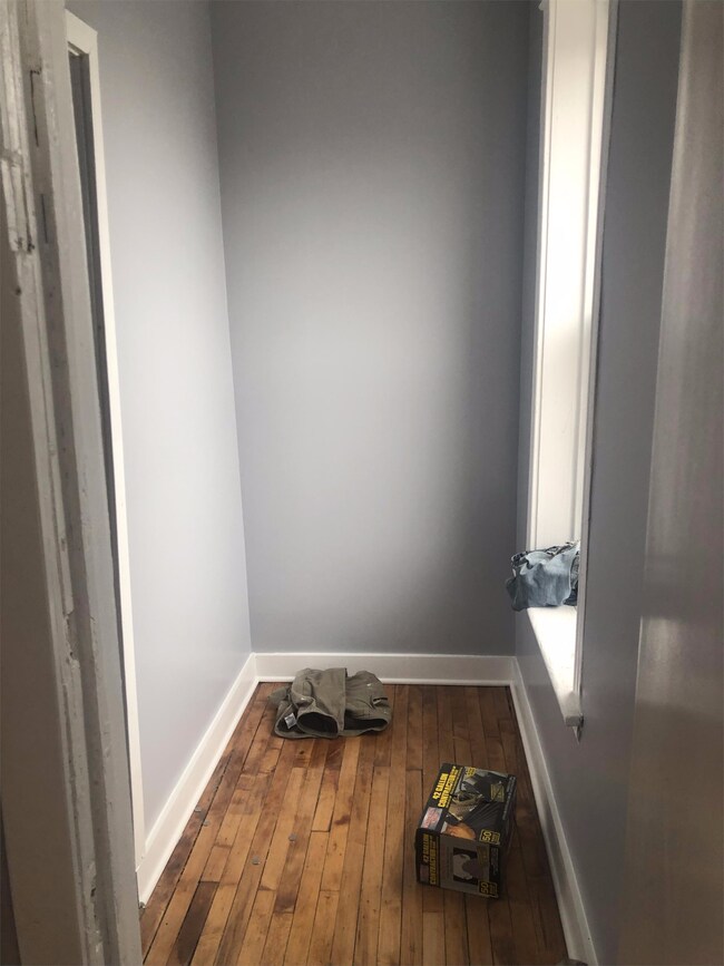 Foto del edificio - 1714 W 46th St