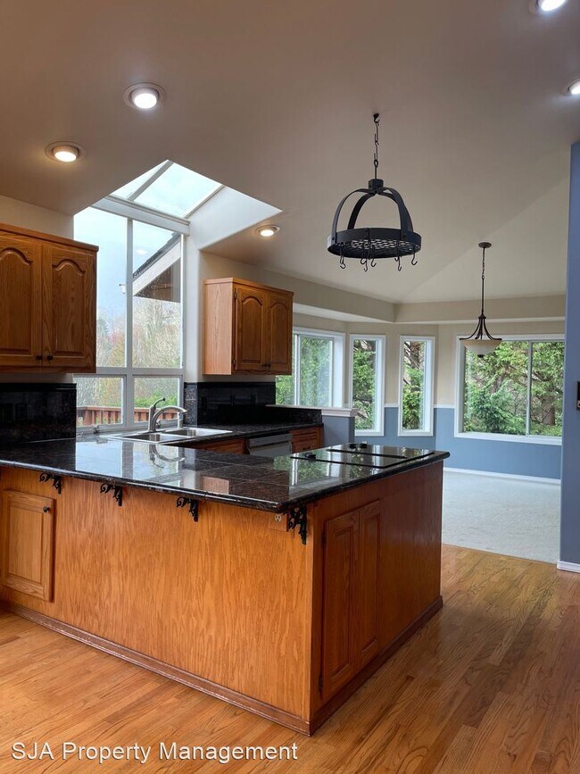 Building Photo - 5 br, 4 bath House - 9013 61st Place W