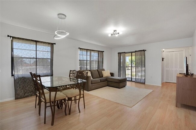 Building Photo - 2415 Bayshore Gardens Pkwy