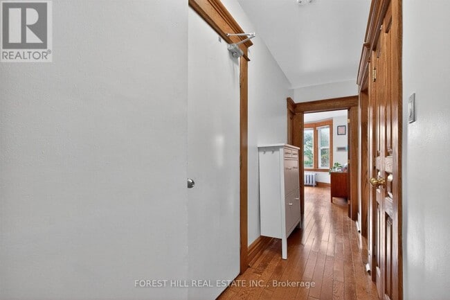 Building Photo - 416 Palmerston Blvd