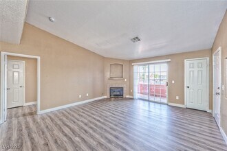 Building Photo - 4730 E Craig Rd