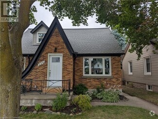 Building Photo - 224 Highland Rd E