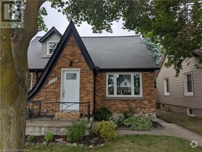 Building Photo - 224 Highland Rd E