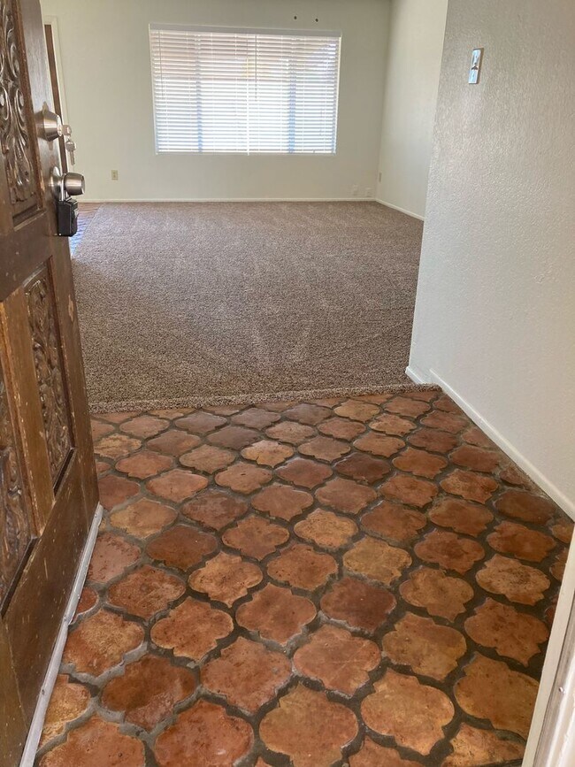 Foto del edificio - 3 bed plus office ranch home in Chandler (...