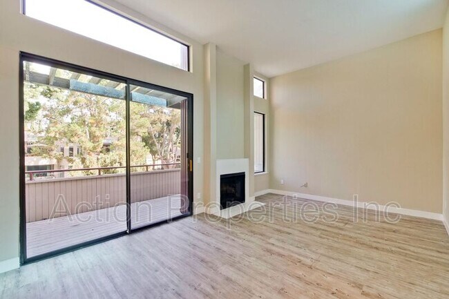 Building Photo - 928 Wright Ave