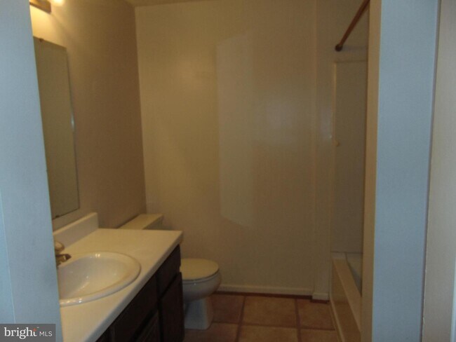 Building Photo - 6020 Hydrangea Dr