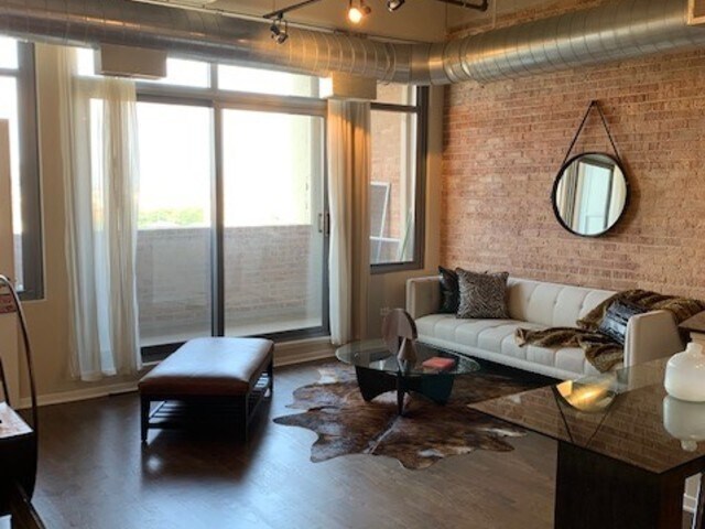 Foto del edificio - 900 N Kingsbury St