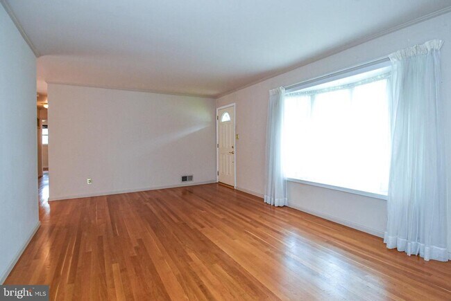 Foto del edificio - 606 Kingsley Rd SW
