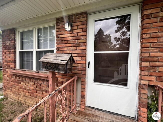 Building Photo - 3 Bedroom House - South Toledo