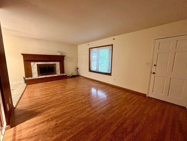 Photo - Great Yard, awesome deck, fantastic spot! House