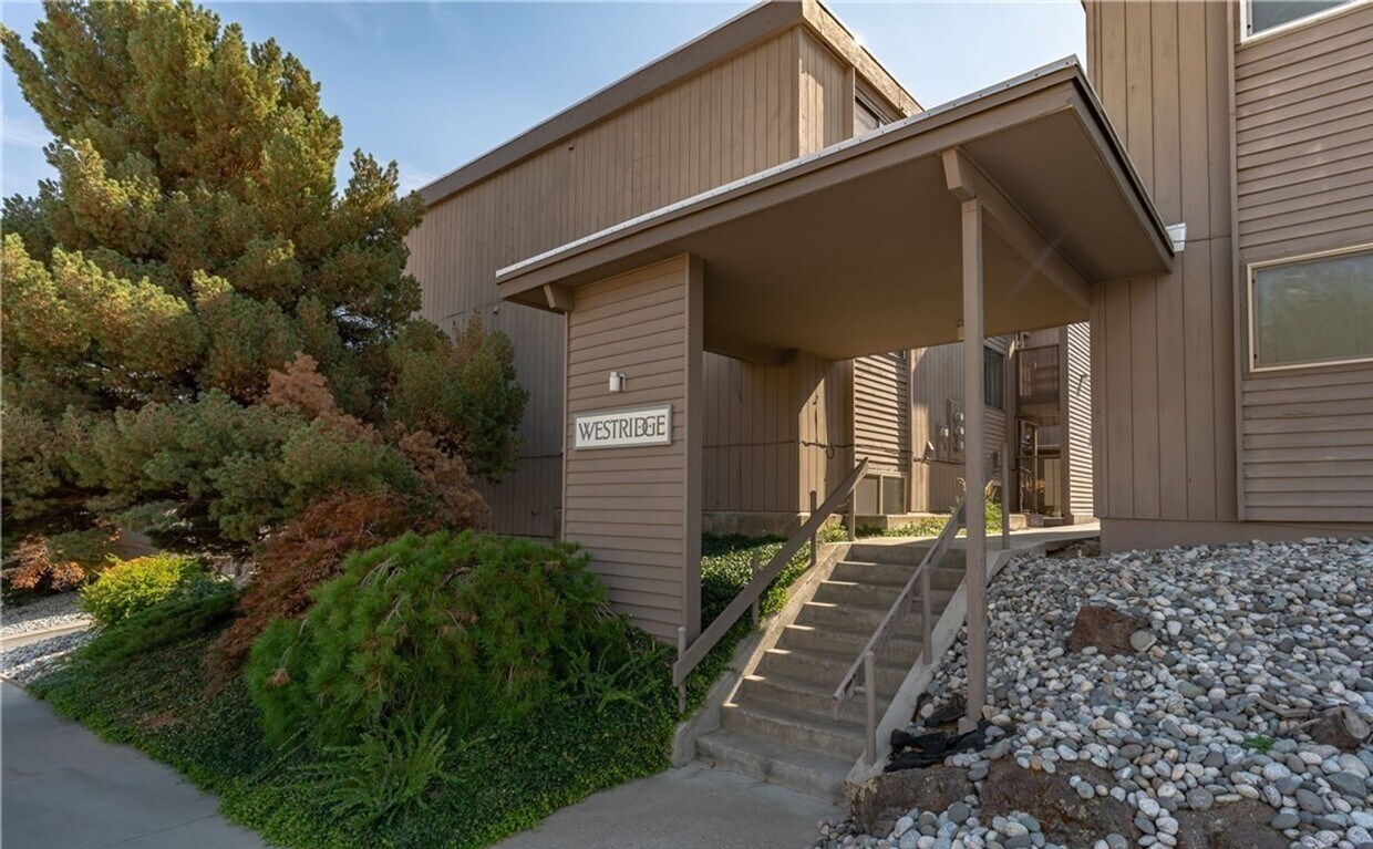 Primary Photo - Beautiful 1 bed/1 bath condo, located clos...