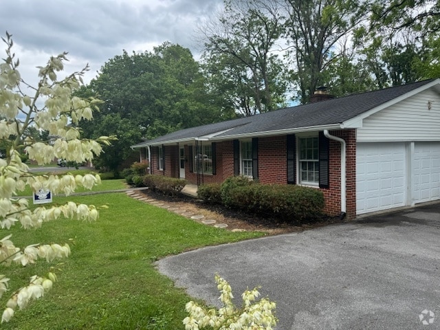 Building Photo - 135 Craighead Dr