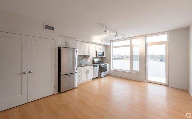 Foto del edificio - NICE Modern Fresh Pond F 1 bed with laundr...