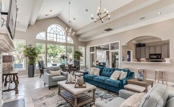 Building Photo - 301 N Wesley Dr