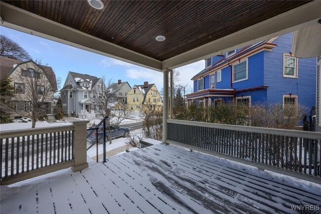 Building Photo - 507 W Delavan Ave