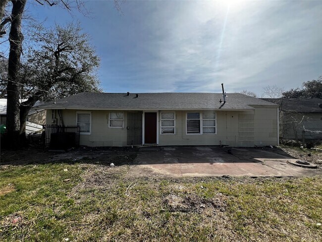 Photo - 5815 Southseas St House