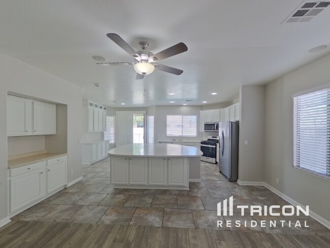 Building Photo - 9024 Picket Fence Avenue Las Vegas NV