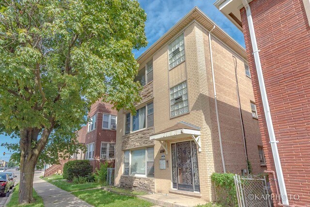 Foto del edificio - 5942 W Addison St
