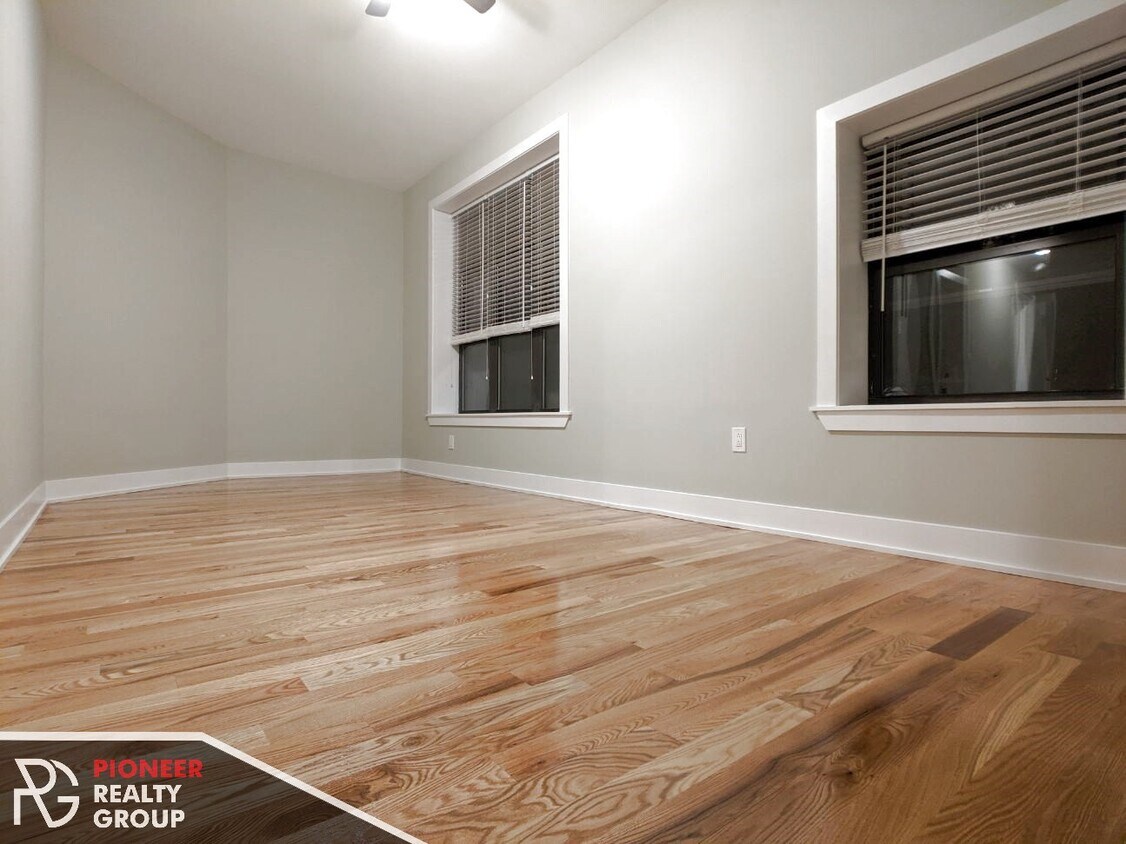 Foto principal - 1129 W Oakdale Ave