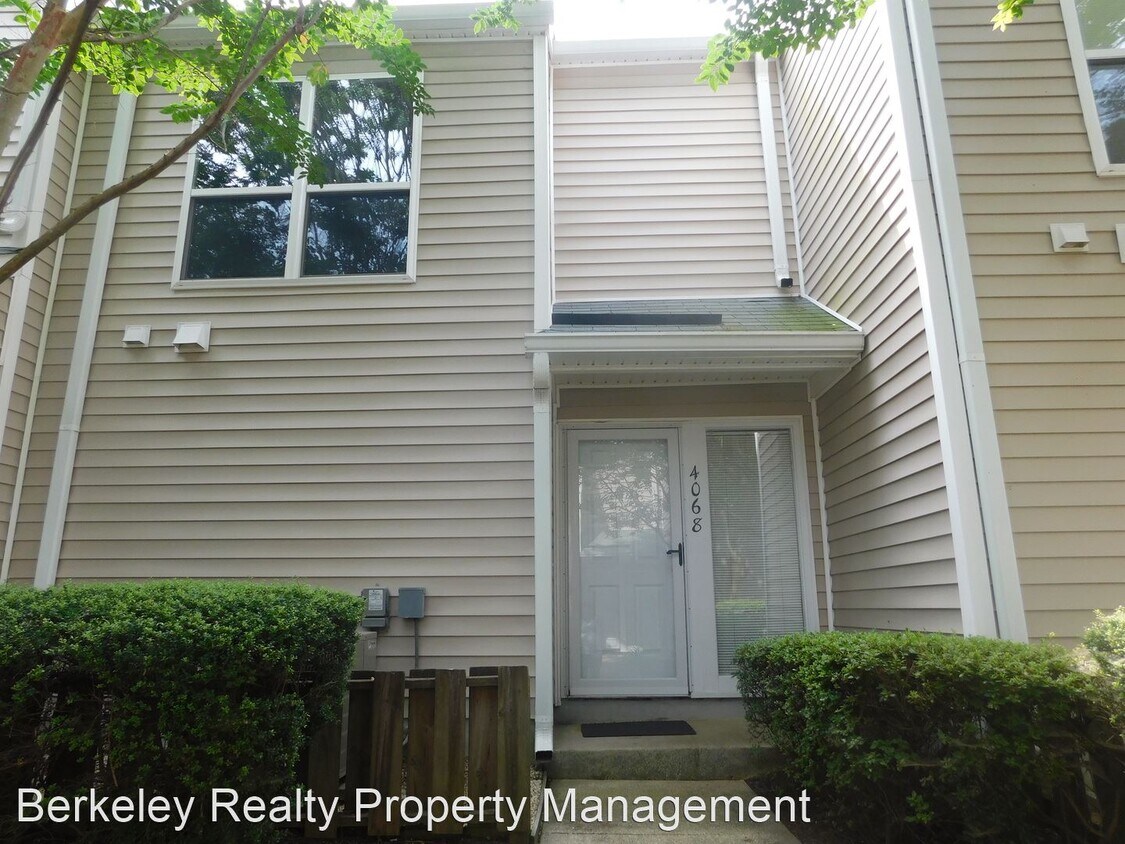 Primary Photo - 4068 Midlands Rd