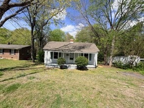 Building Photo - 359 Davis St