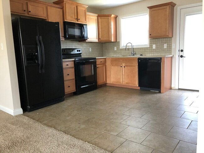 Foto del edificio - 5811 Islip Dr