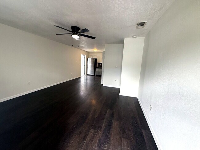 Building Photo - 11901 N Taliaferro Ave